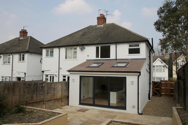  Image of 3 bedroom Detached house to rent in Cumnor Road Sutton SM2 at Sutton, SM2 5DW