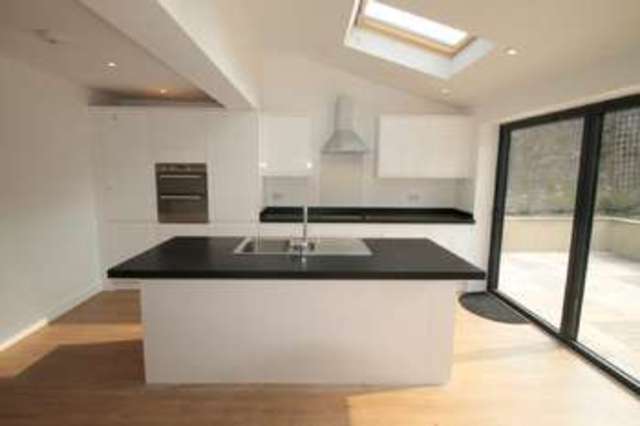  Image of 3 bedroom Detached house to rent in Cumnor Road Sutton SM2 at Sutton, SM2 5DW