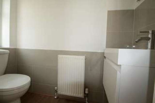  Image of 3 bedroom Detached house to rent in Cumnor Road Sutton SM2 at Sutton, SM2 5DW