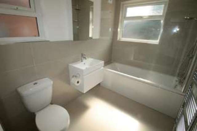  Image of 3 bedroom Detached house to rent in Cumnor Road Sutton SM2 at Sutton, SM2 5DW