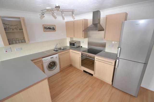  Image of 2 bedroom Flat to rent in Cwrt Boston Cardiff CF24 at Pengam Green Cardiff Rumney, CF24 2SF