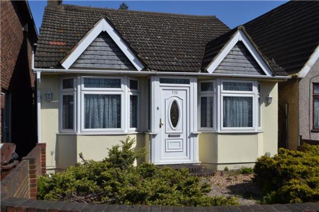  Image of 2 bedroom Detached house to rent in Rainham Road South Dagenham RM10 at Essex, RM10 8YU
