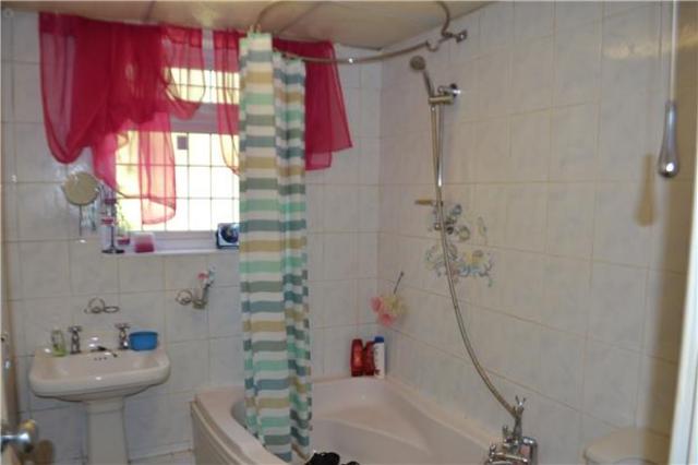  Image of 2 bedroom Detached house to rent in Rainham Road South Dagenham RM10 at Essex, RM10 8YU