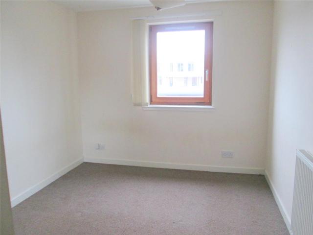  Image of 3 bedroom Flat to rent in Dalmarnock Drive Glasgow G40 at Dalmarnock Glasgow Glasgow, G40 4LS