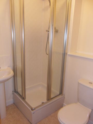  Image of 3 bedroom Flat to rent in Dalmarnock Drive Glasgow G40 at Dalmarnock Glasgow Glasgow, G40 4LS