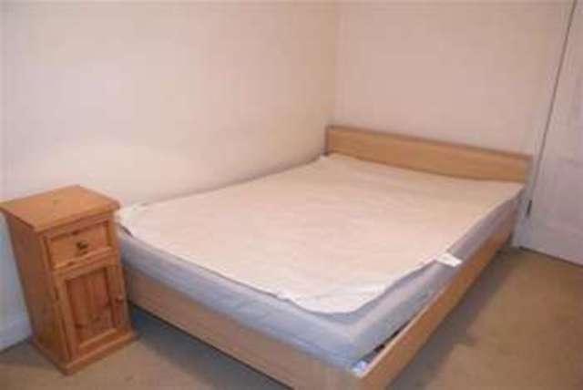  Image of 2 bedroom Flat to rent in Deanston Drive Shawlands Glasgow G41 at Glasgow, G41 3AD