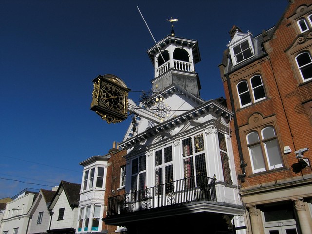  Image of Flat to rent in Dene Road Guildford GU1 at Guildford, GU1 4DB