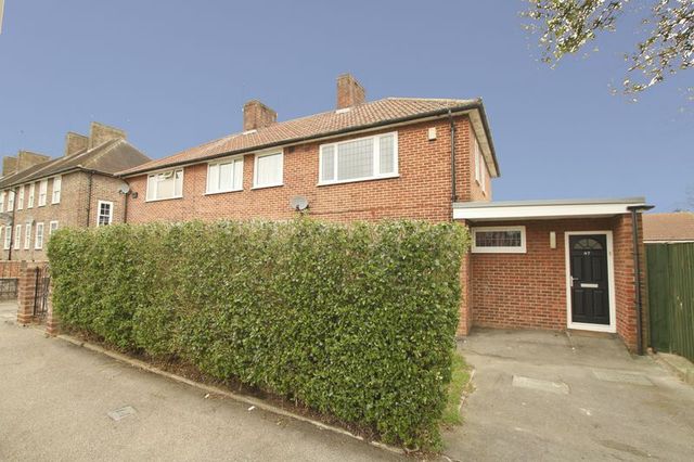  Image of 4 bedroom Detached house for sale in Dittisham Road London SE9 at Dittisham Road  Mottingham, SE9 4BJ