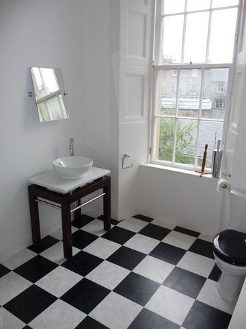  Image of 1 bedroom Flat to rent in Drummond Place Edinburgh EH3 at New Town Edinburgh Edinburgh, EH3 6PN