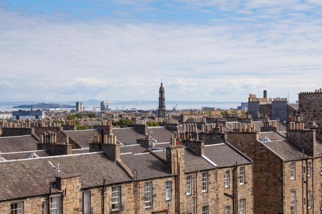  Image of 3 bedroom Flat to rent in Dundas Street Edinburgh EH3 at New Town Edinburgh Edinburgh, EH3 6QG