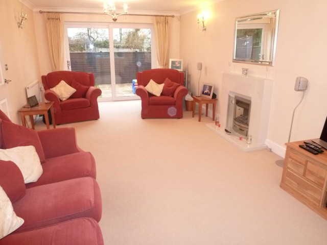  Image of 5 bedroom Detached house to rent in Durrants Road Rowland