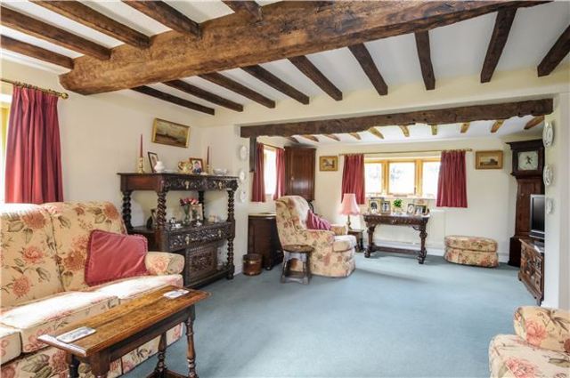  Image of 5 bedroom Detached house for sale in Dunstall Earls Croome Worcester WR8 at Earls Croome  Baughton, WR8 9DF