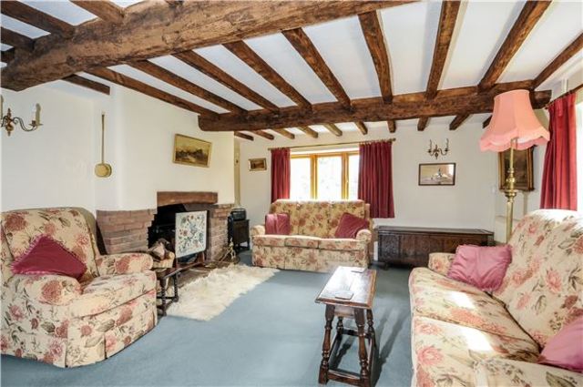  Image of 5 bedroom Detached house for sale in Dunstall Earls Croome Worcester WR8 at Earls Croome  Baughton, WR8 9DF