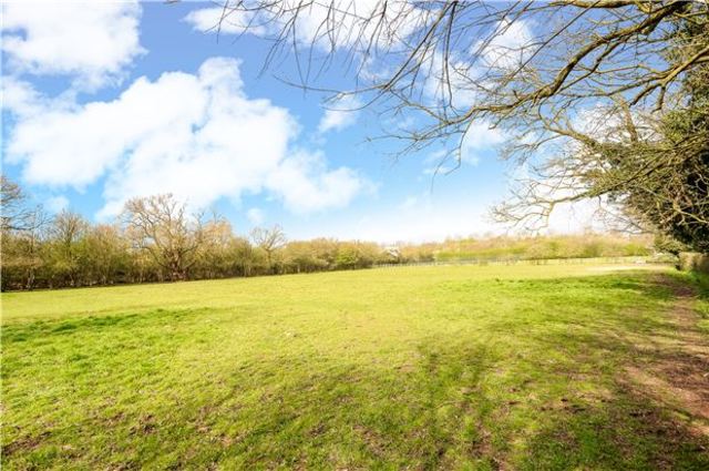  Image of 5 bedroom Detached house for sale in Dunstall Earls Croome Worcester WR8 at Earls Croome  Baughton, WR8 9DF