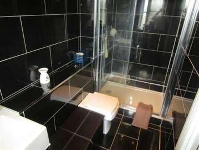  Image of 4 bedroom Property for sale in Earls Lane Slough SL1 at Earls Lane Cippenham Cippenham, SL1 5TD
