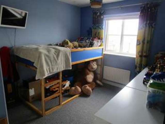  Image of 4 bedroom Property for sale in Earls Lane Slough SL1 at Earls Lane Cippenham Cippenham, SL1 5TD