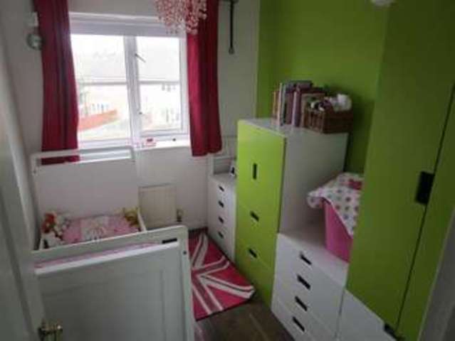  Image of 4 bedroom Property for sale in Earls Lane Slough SL1 at Earls Lane Cippenham Cippenham, SL1 5TD