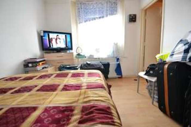  Image of 1 bedroom Flat to rent in East India Dock Road London E14 at Canary Wharf  All Saints, E14 0ED