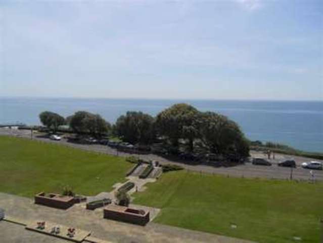  Image of 2 bedroom Property for sale in Grove Road Bournemouth BH1 at Elizabeth Court East Cliff East Cliff, BH1 3DX