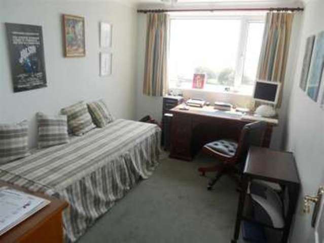  Image of 2 bedroom Property for sale in Grove Road Bournemouth BH1 at Elizabeth Court East Cliff East Cliff, BH1 3DX