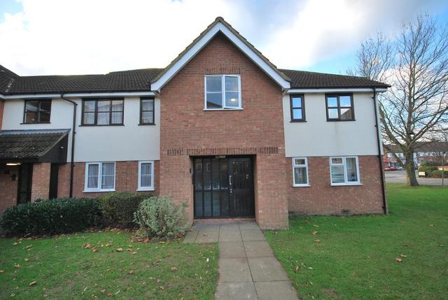  Image of 2 bedroom Flat to rent in Sundew Court Elmore Close Wembley HA0 at WEMBLEY, HA0 1YY