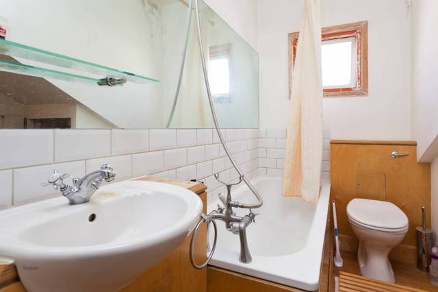  Image of 1 bedroom Flat to rent in Elsham Road London W14 at Elsham Road  London, W14 8HA