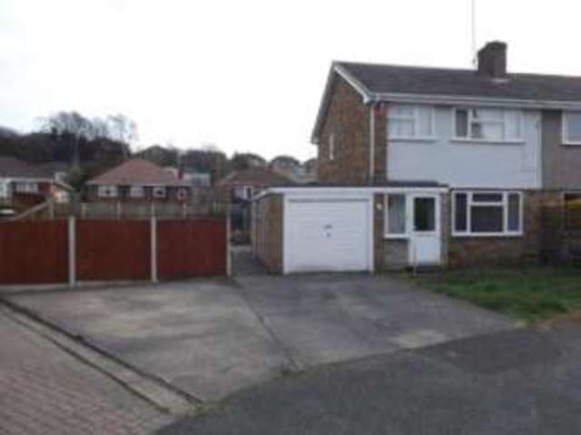  Image of 3 bedroom Semi-Detached house for sale in Ely Close Mansfield Woodhouse Mansfield NG19 at Mansfield Woodhouse Mansfield Mansfield Woodhouse, NG19 8JT