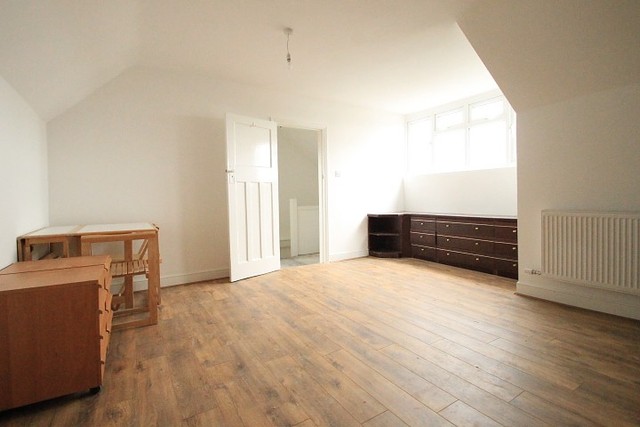  Image of Flat to rent in Epsom Road Sutton SM3 at Sutton, SM3 9EY