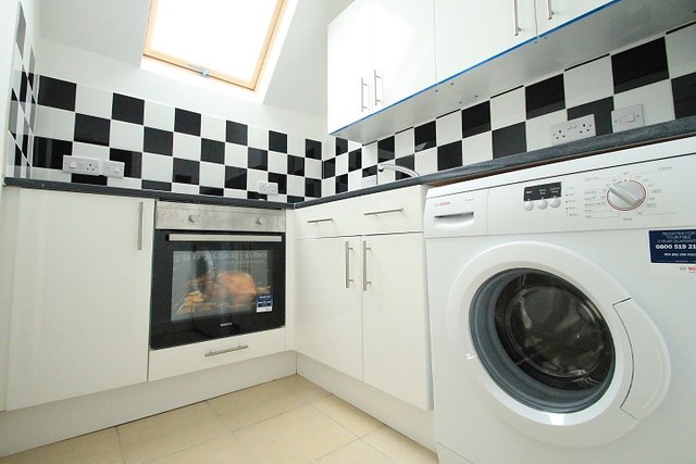  Image of Flat to rent in Epsom Road Sutton SM3 at Sutton, SM3 9EY