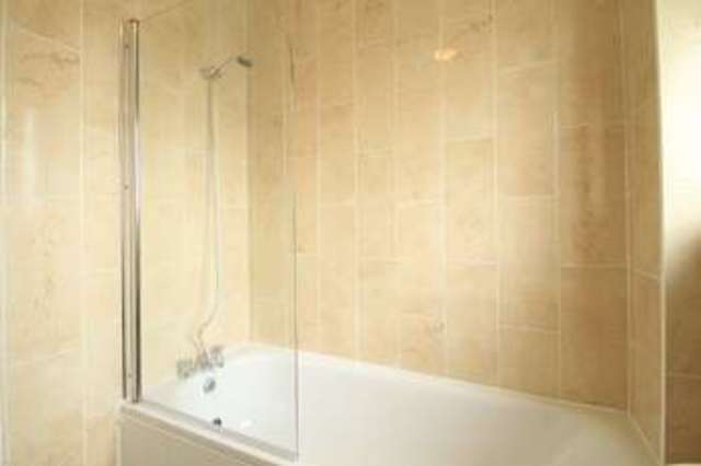  Image of Flat to rent in Epsom Road Sutton SM3 at Sutton, SM3 9EY