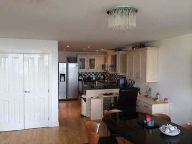  Image of 2 bedroom Flat to rent in Esplanade Porthcawl CF36 at Porthcawl, CF36 3YE
