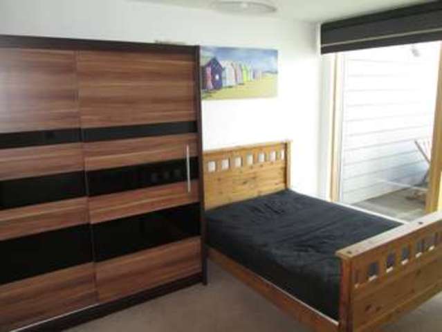  Image of 2 bedroom Flat to rent in Esplanade Porthcawl CF36 at Porthcawl, CF36 3YE