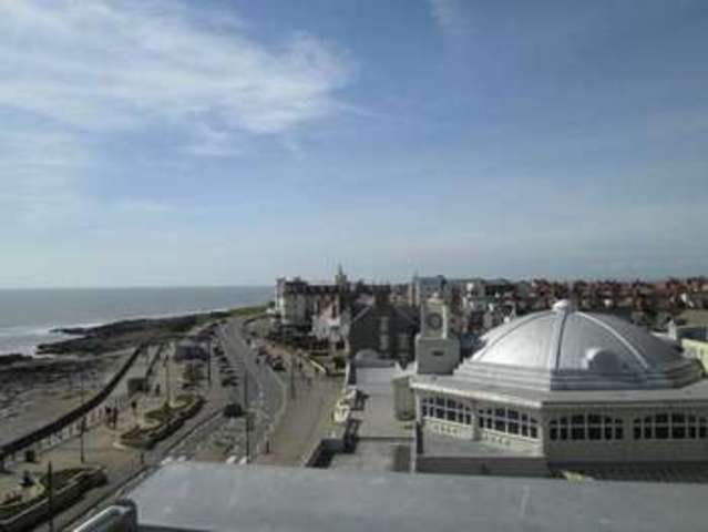 Image of 2 bedroom Flat to rent in Esplanade Porthcawl CF36 at Porthcawl, CF36 3YE