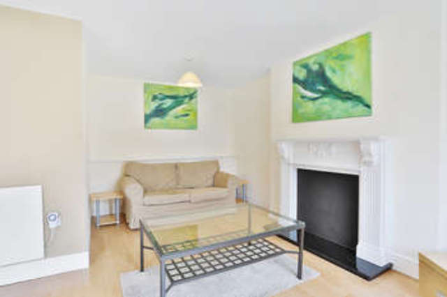  Image of 1 bedroom Flat for sale in Ewell Road Surbiton KT6 at Surrey  Surbiton, KT6 6HL