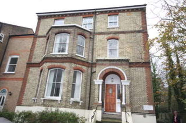  Image of 1 bedroom Flat for sale in Ewell Road Surbiton KT6 at Surrey  Surbiton, KT6 6HL