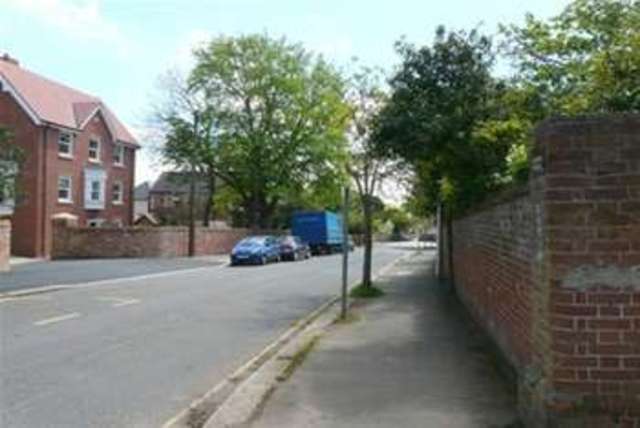  Image of 3 bedroom Property to rent in Cyprus Gardens Exmouth EX8 at Exmouth, EX8 2DP