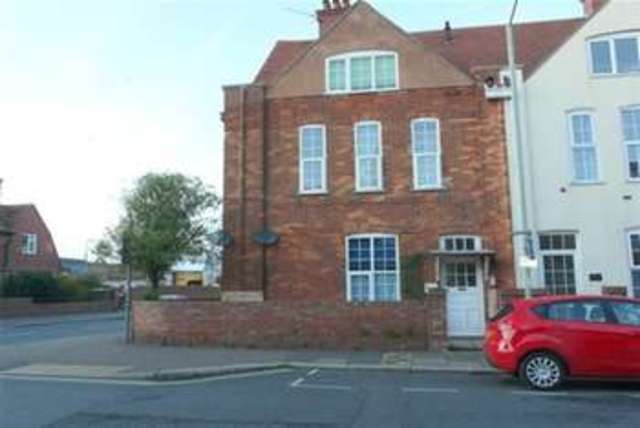  Image of 2 bedroom Flat to rent in Victoria Road Exmouth EX8 at Exmouth, EX8 1DL