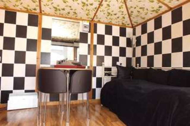  Image of 2 bedroom End of Terrace for sale in Coxwell Street Faringdon SN7 at Faringdon Oxfordshire, SN7 7HA
