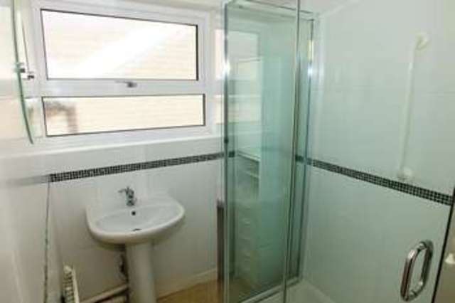  Image of 3 bedroom Detached house for sale in The Pines Faringdon SN7 at Faringdon Oxfordshire, SN7 8AU
