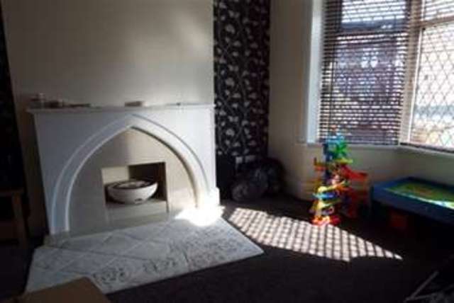  Image of 3 bedroom Semi-Detached house to rent in Featherstone Lane Featherstone Pontefract WF7 at Pontefract, WF7 6AB