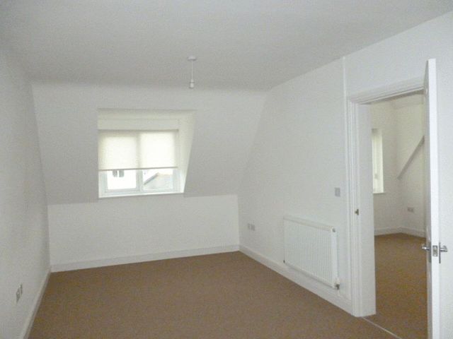 Image of 1 bedroom Flat to rent in St. Georges Road Menai Bridge LL59 at Ffordd Cynan  Menai Bridge, LL59 5EP