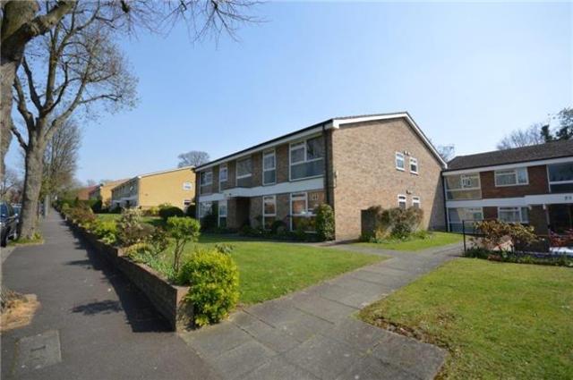  Image of 1 bedroom Flat to rent in Brambledown Road Wallington SM6 at Surrey, SM6 0TH