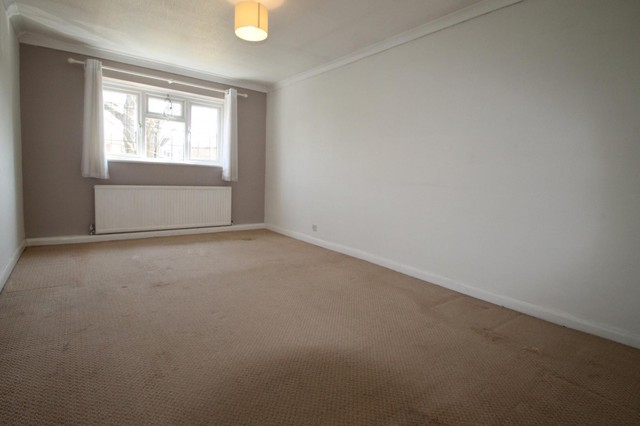  Image of 4 bedroom Detached house to rent in Foresters Drive Wallington SM6 at Wallington, SM6 9DG