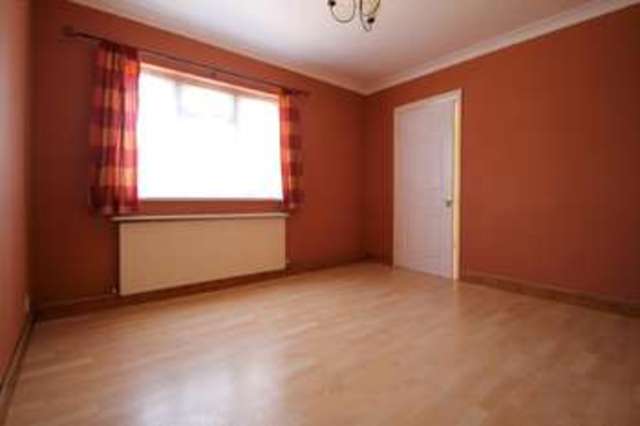  Image of 4 bedroom Detached house to rent in Foresters Drive Wallington SM6 at Wallington, SM6 9DG