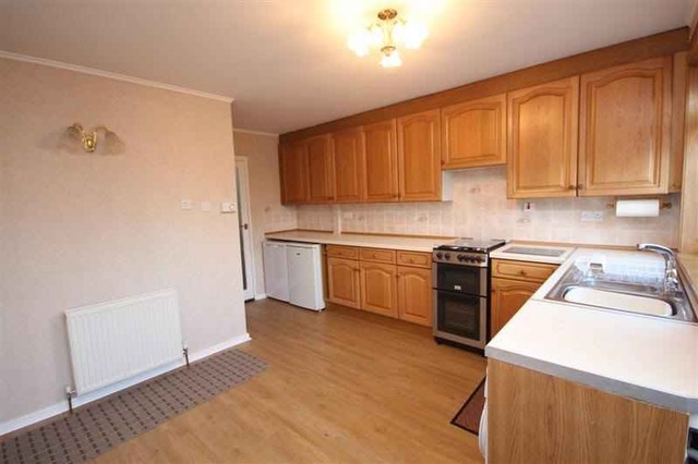  Image of 3 bedroom Terraced house to rent in Forrest Walk Uphall Broxburn EH52 at Uphall West Lothian West Lothian, EH52 5PN