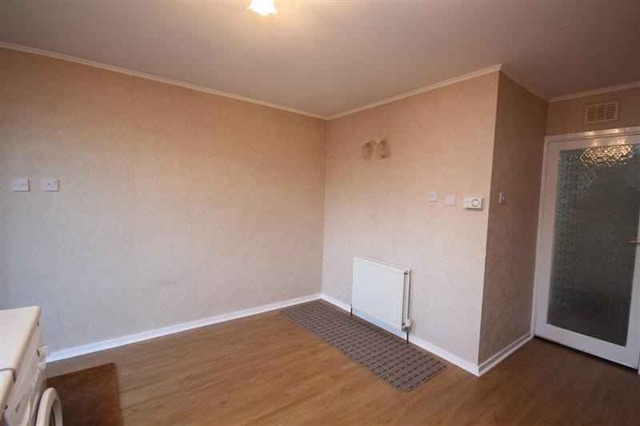  Image of 3 bedroom Terraced house to rent in Forrest Walk Uphall Broxburn EH52 at Uphall West Lothian West Lothian, EH52 5PN