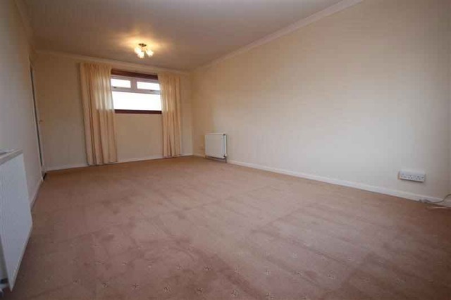  Image of 3 bedroom Terraced house to rent in Forrest Walk Uphall Broxburn EH52 at Uphall West Lothian West Lothian, EH52 5PN