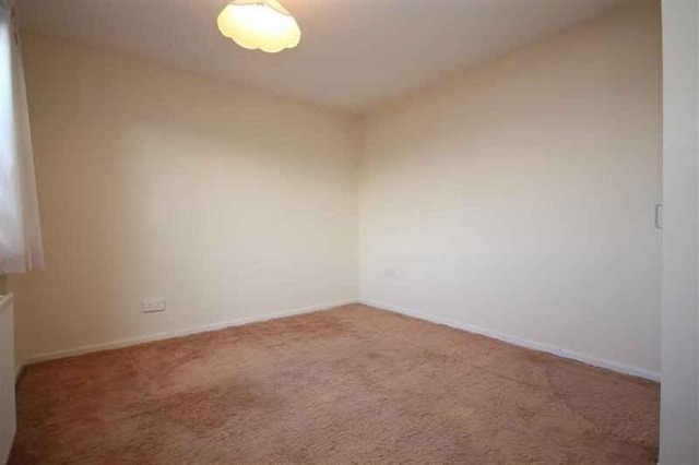  Image of 3 bedroom Terraced house to rent in Forrest Walk Uphall Broxburn EH52 at Uphall West Lothian West Lothian, EH52 5PN