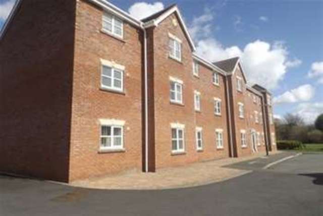  Image of 2 bedroom Flat to rent in Forsythia Drive Clayton-Le-Woods Chorley PR6 at Chorley, PR6 7DF