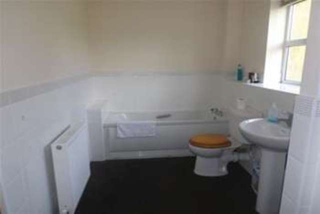  Image of 2 bedroom Flat to rent in Forsythia Drive Clayton-Le-Woods Chorley PR6 at Chorley, PR6 7DF